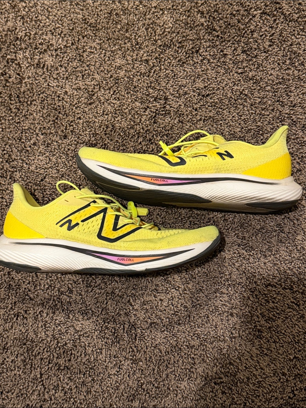 New Balance Men’s Fuel Cell Rebel V3 10.5 - Picture 4 of 6